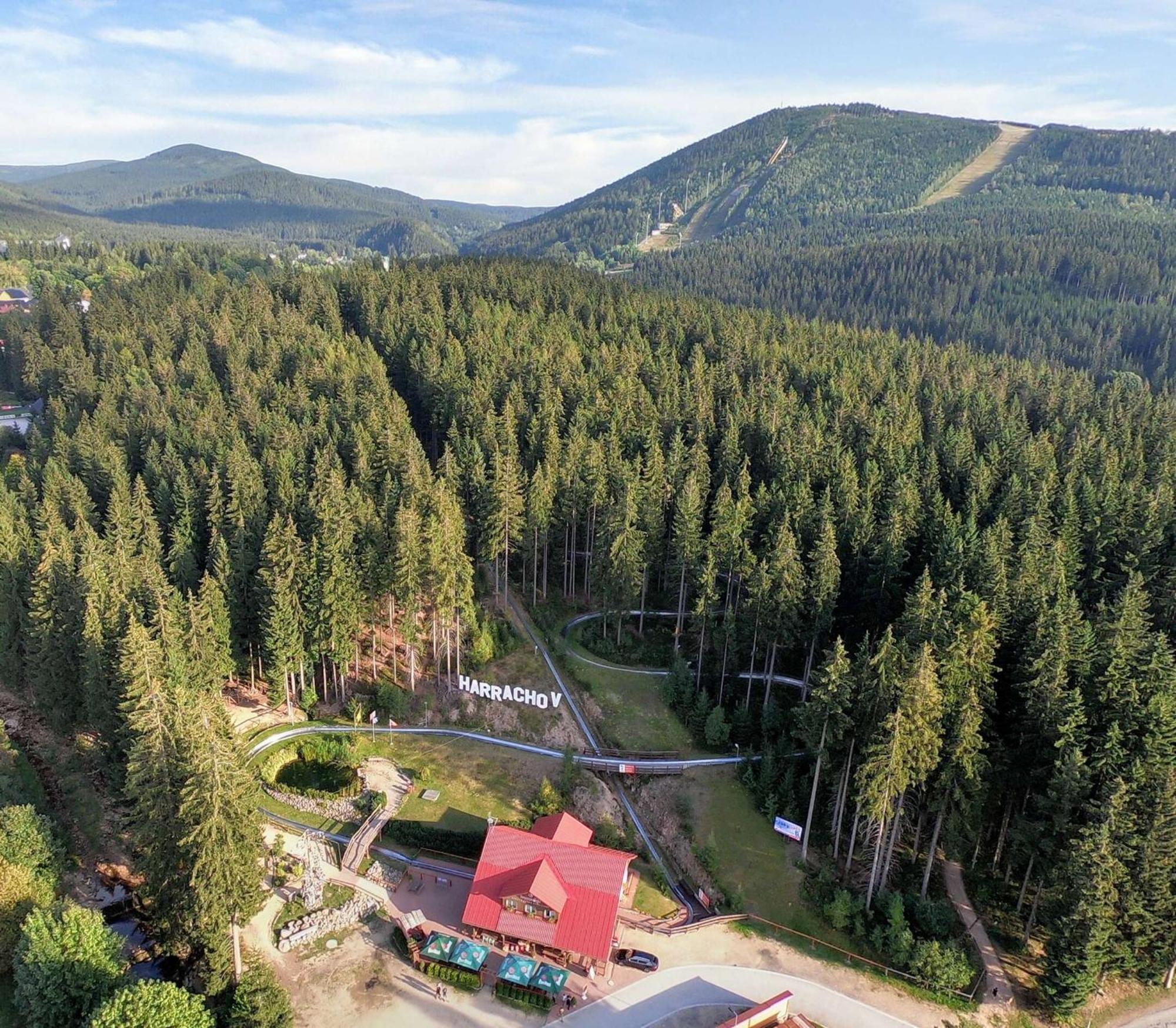 Wellness Haven: Luxurious Spa Apartment with Gaming & Gourmet Breakfast Harrachov Exterior photo